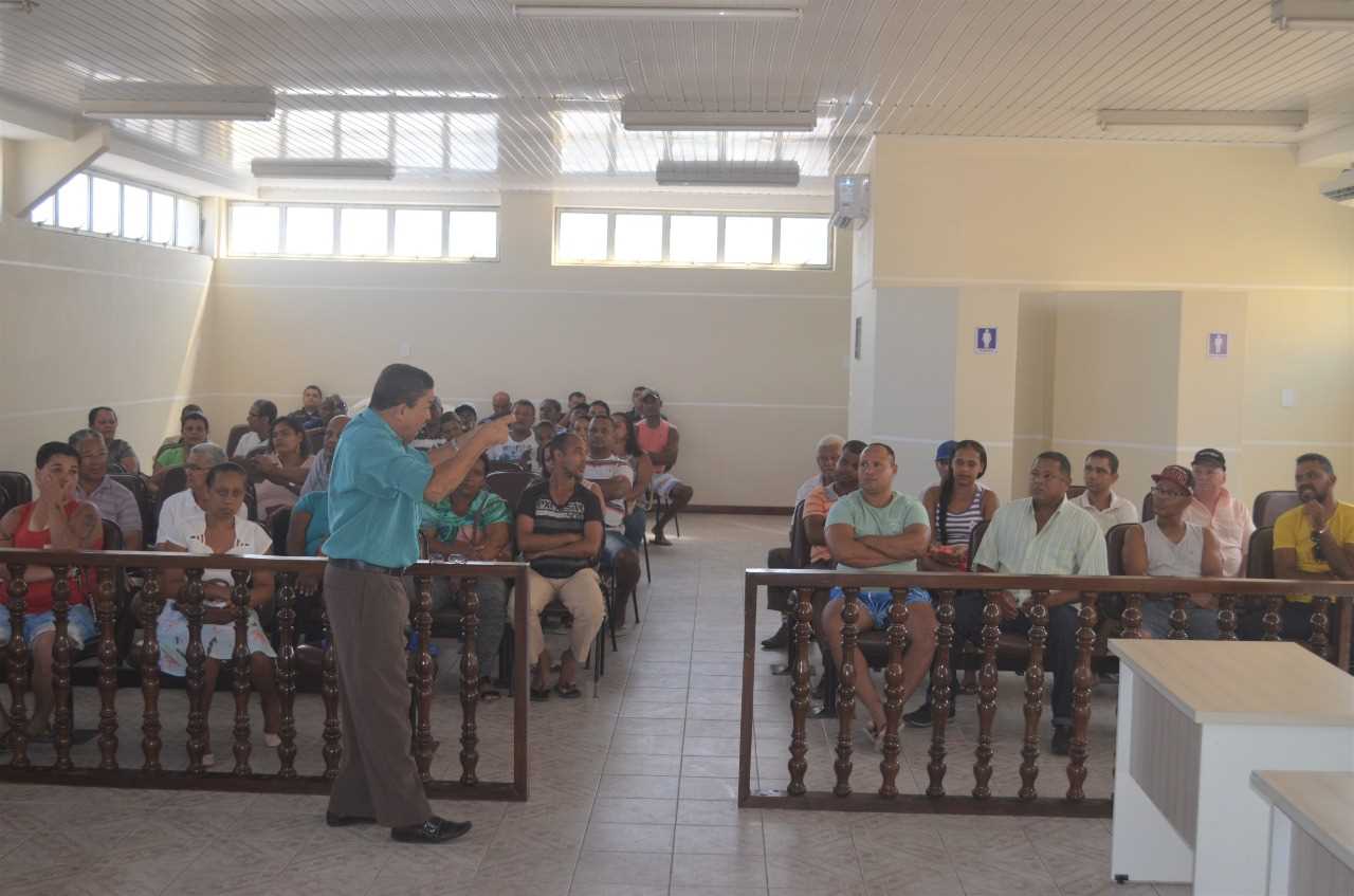 Secretaria de Agricultura se reúne com feirantes para acerto de contrato do Centro de Abastecimento
